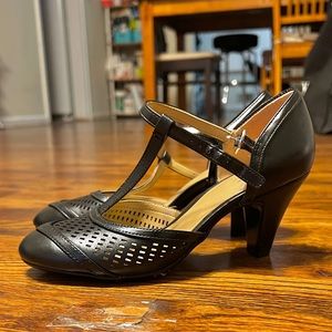 Naturalizer black high heels